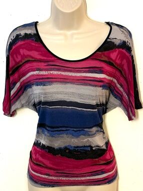 Kensie Crazy Striped Short-Sleeve Scoop Neck Top in Pink and Blue. Size S. EUC.